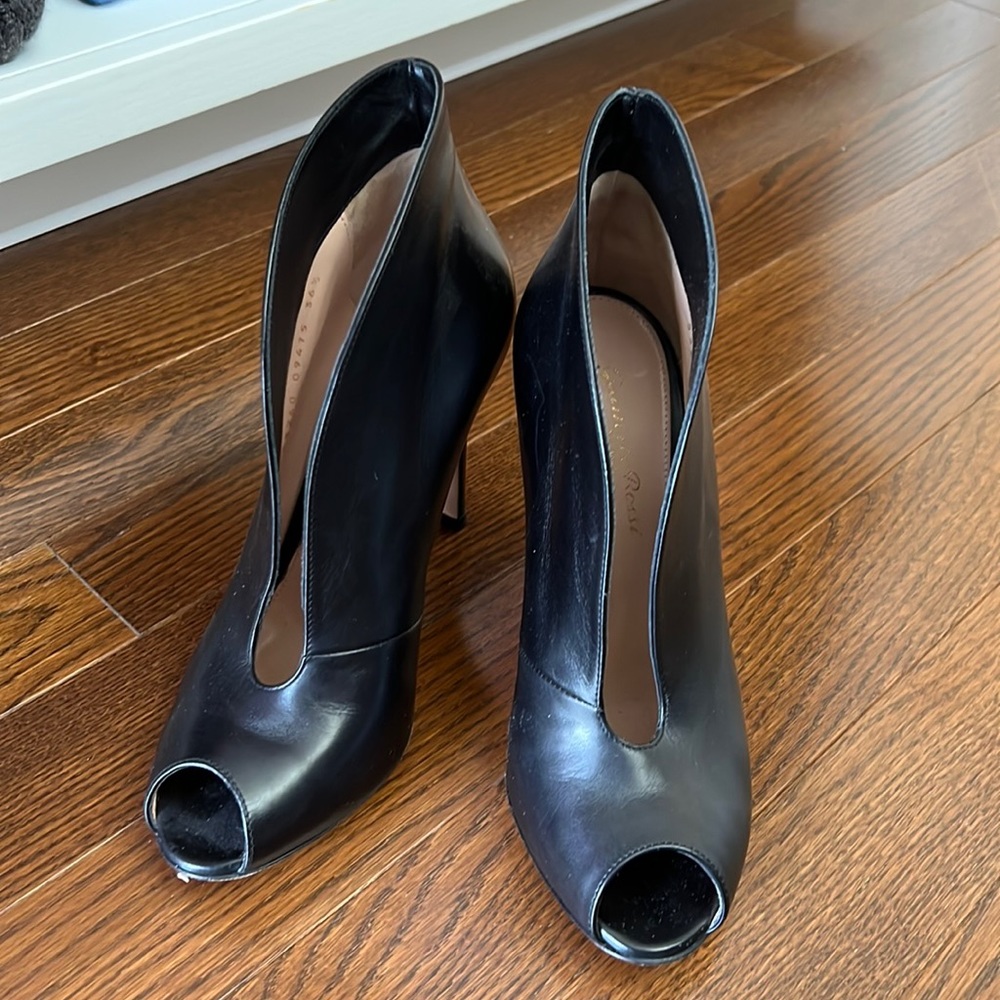 Amazing condition gianvito Rossi leather pumps